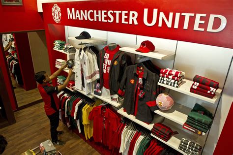 manchester united club shop